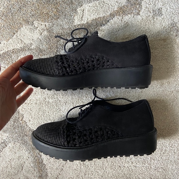 Eileen Fisher // Oath Platform Oxford Woven Leather Lace Up Shoe // Size 6 - Picture 3 of 11